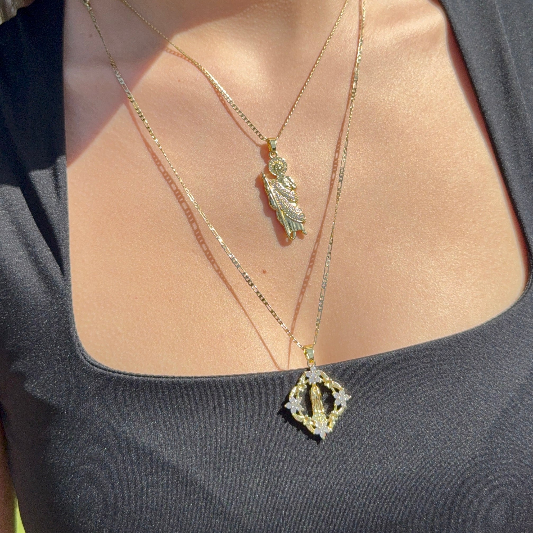 4 flowers Virgin Mary necklace