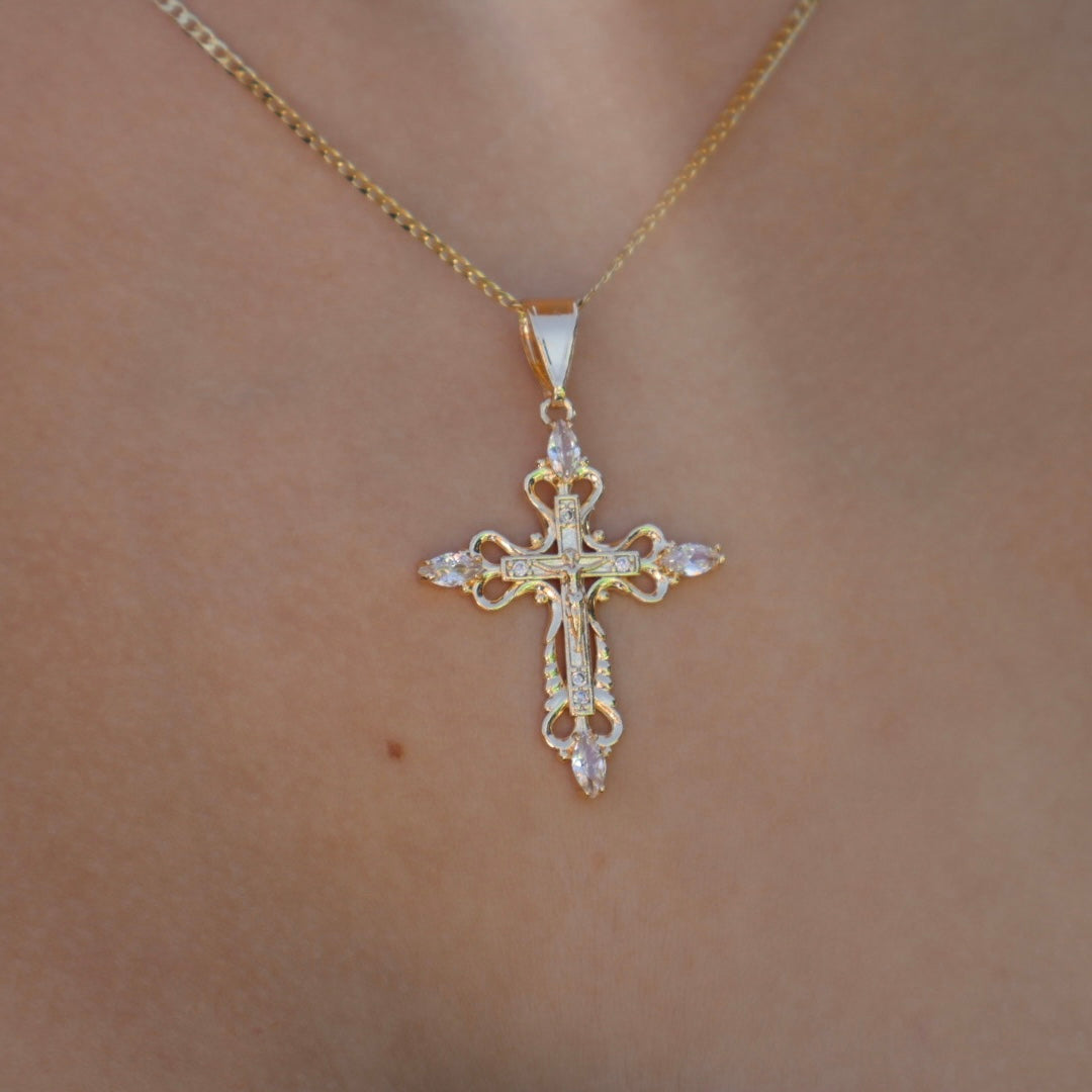 Cruz bonita  necklace