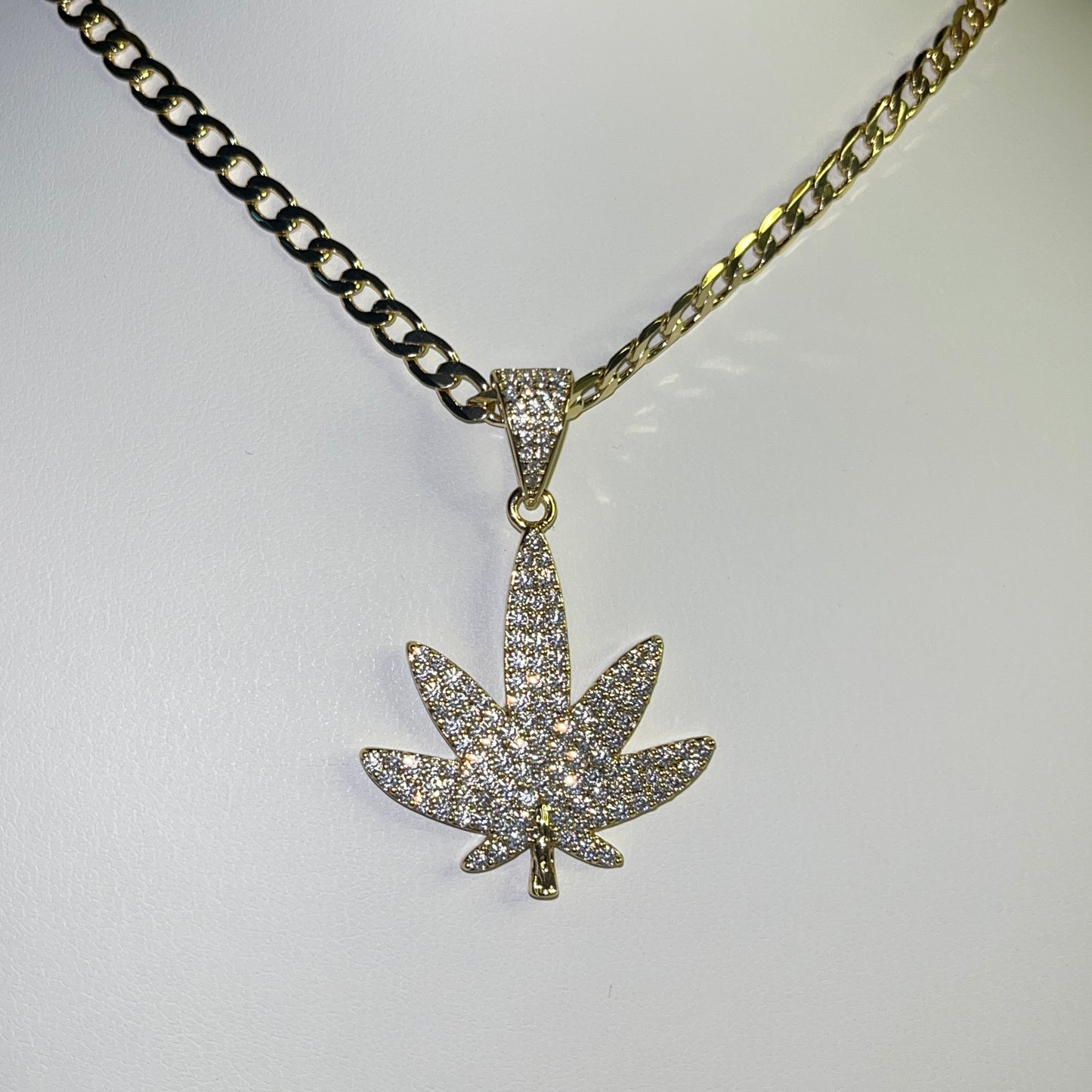 Men’s plant necklace