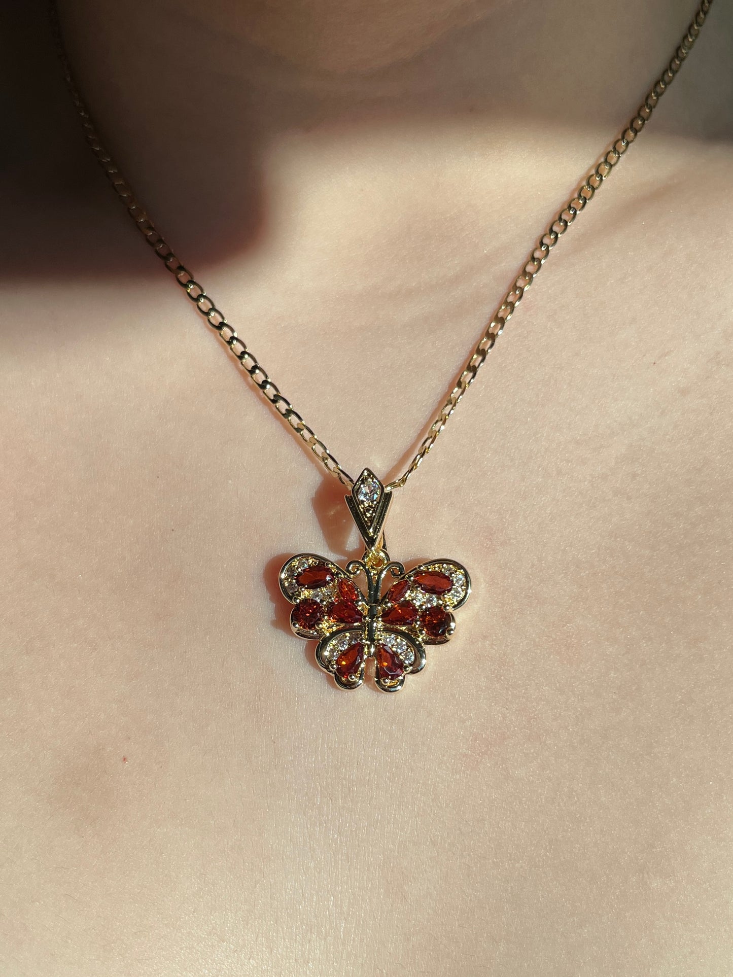 Red amor butterfly necklace