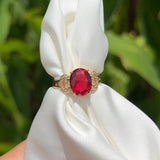 Anillo ovalado de círculo rojo